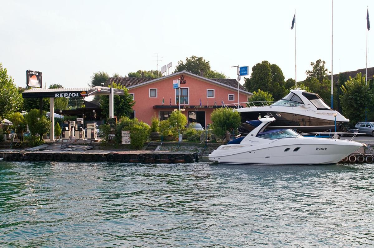 Hotel Johnson Peschiera del Garda Luaran gambar