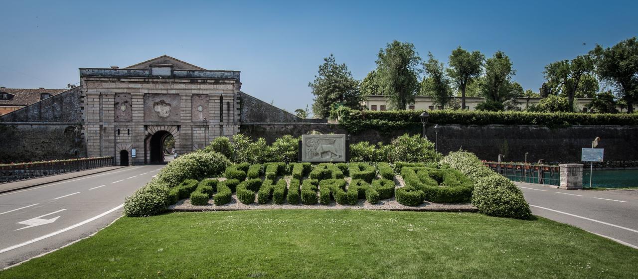 Hotel Johnson Peschiera del Garda Luaran gambar