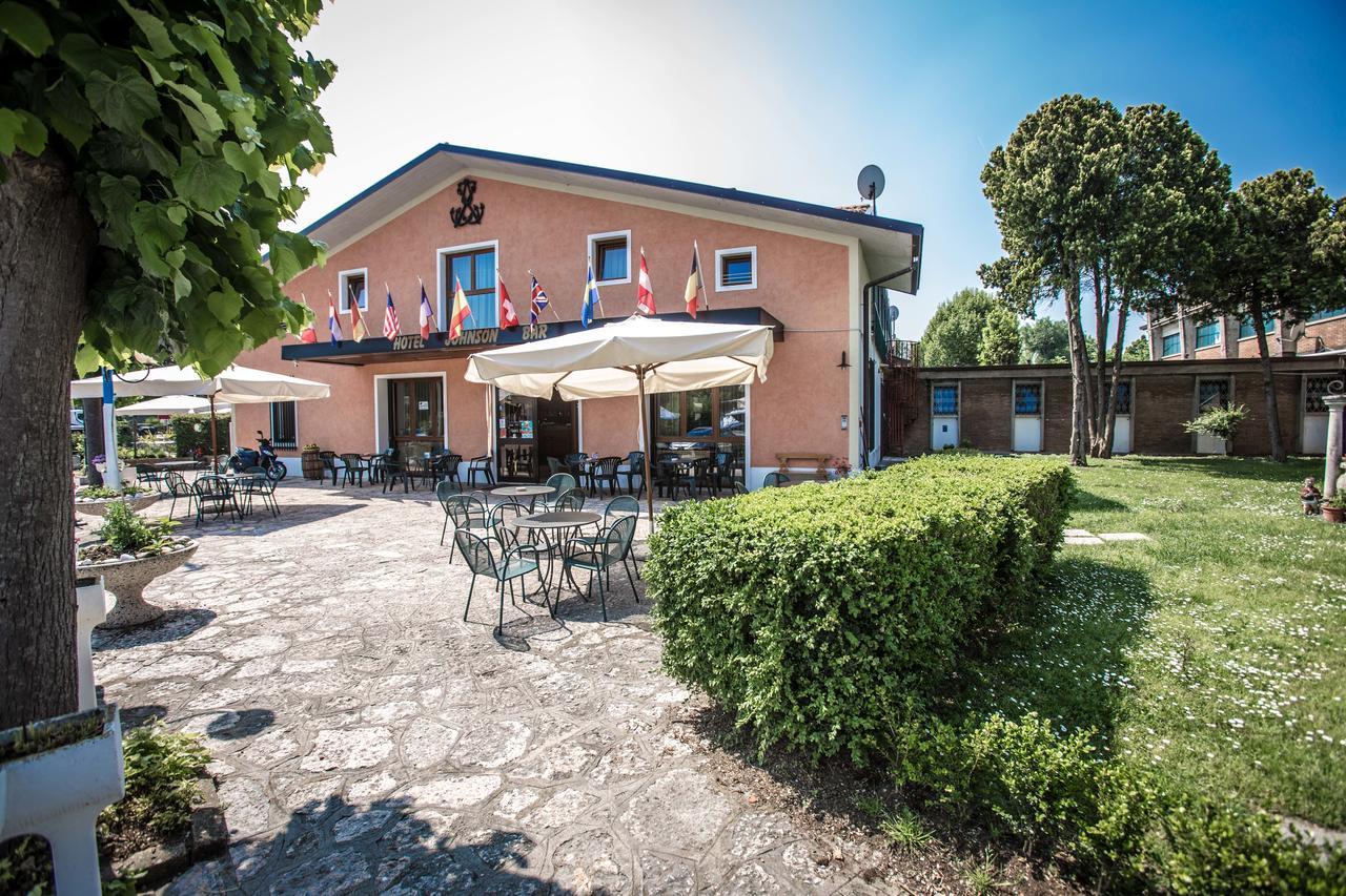 Hotel Johnson Peschiera del Garda Luaran gambar