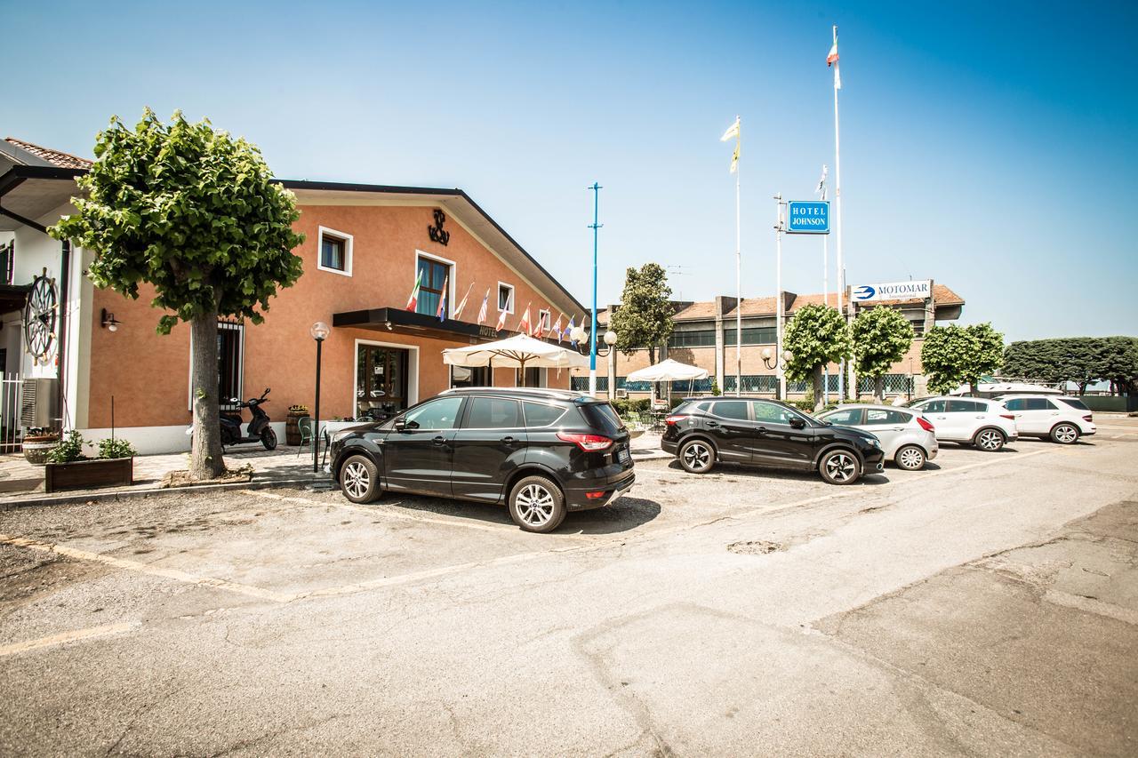 Hotel Johnson Peschiera del Garda Luaran gambar