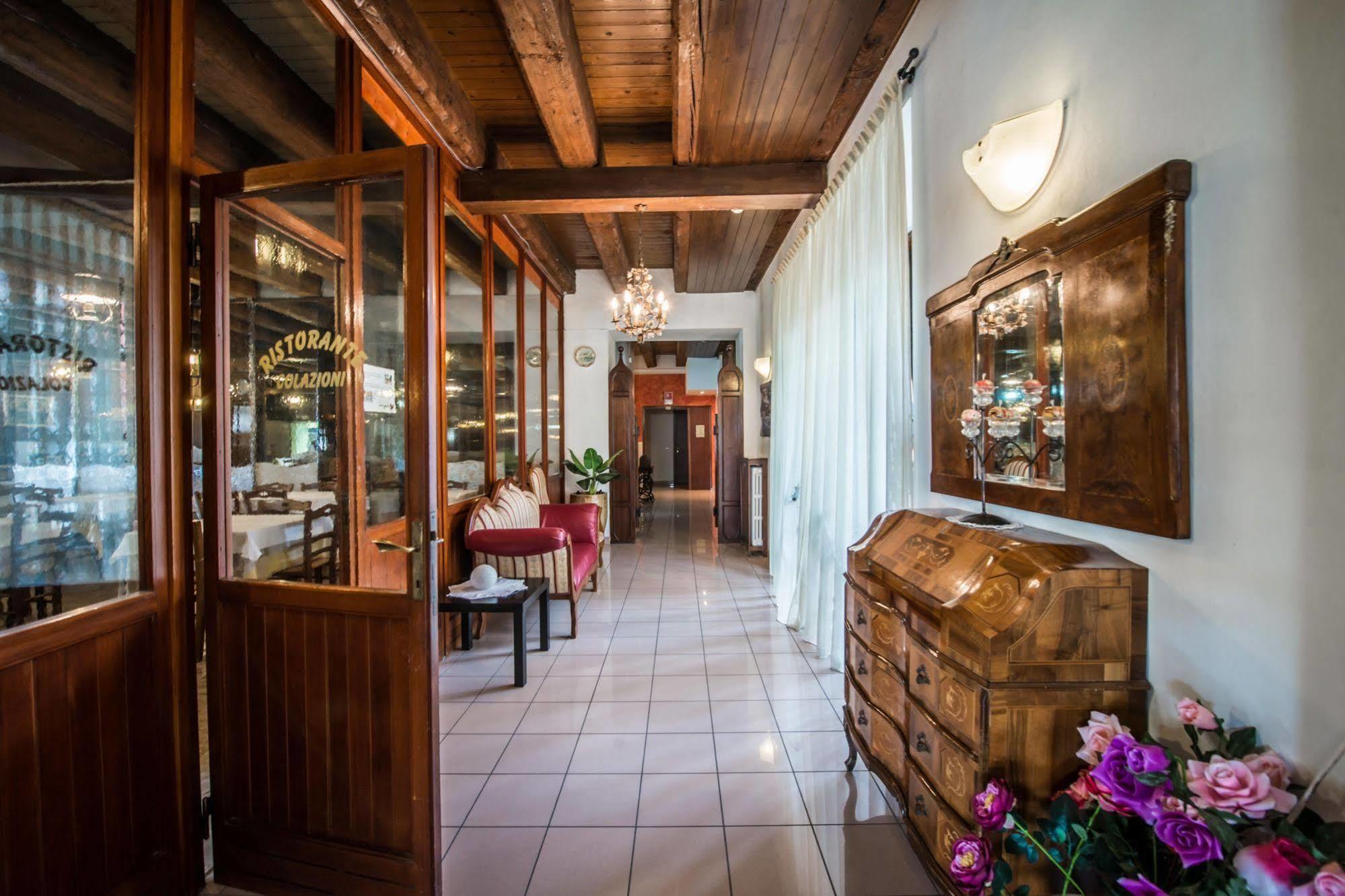 Hotel Johnson Peschiera del Garda Luaran gambar
