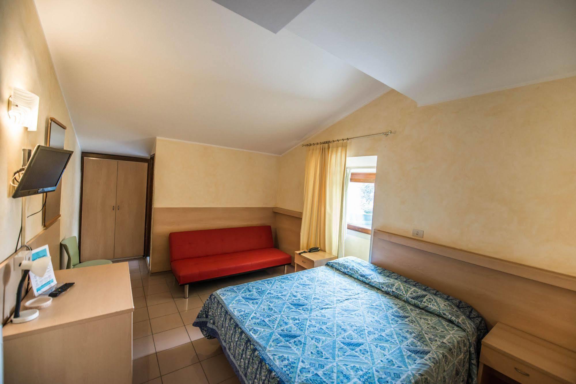 Hotel Johnson Peschiera del Garda Luaran gambar